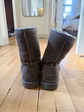 UGG Short Shearling Boots in Grey